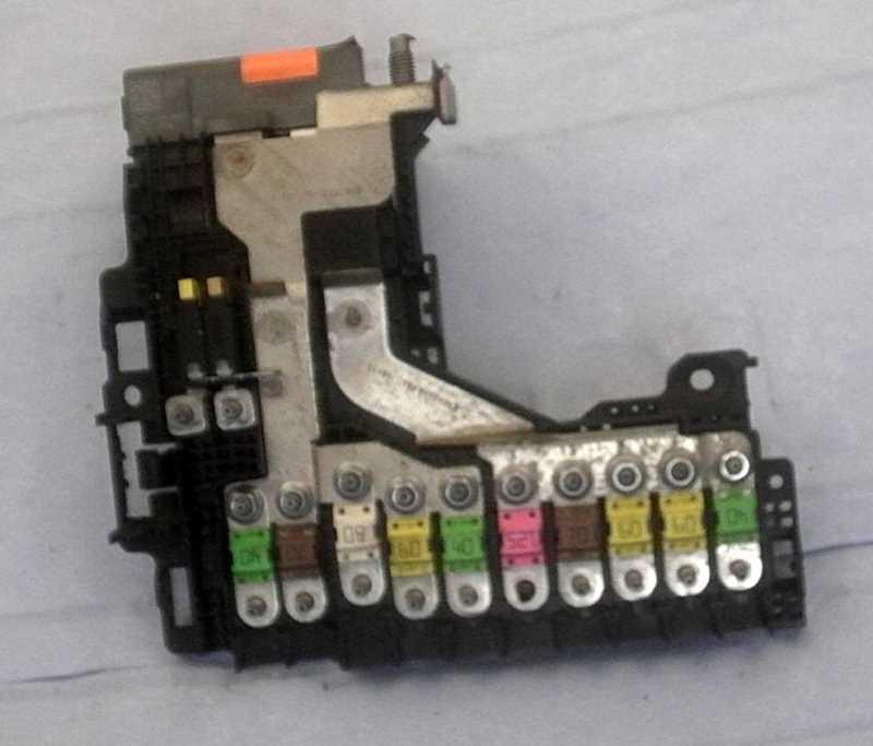 Fuse box 6500JE